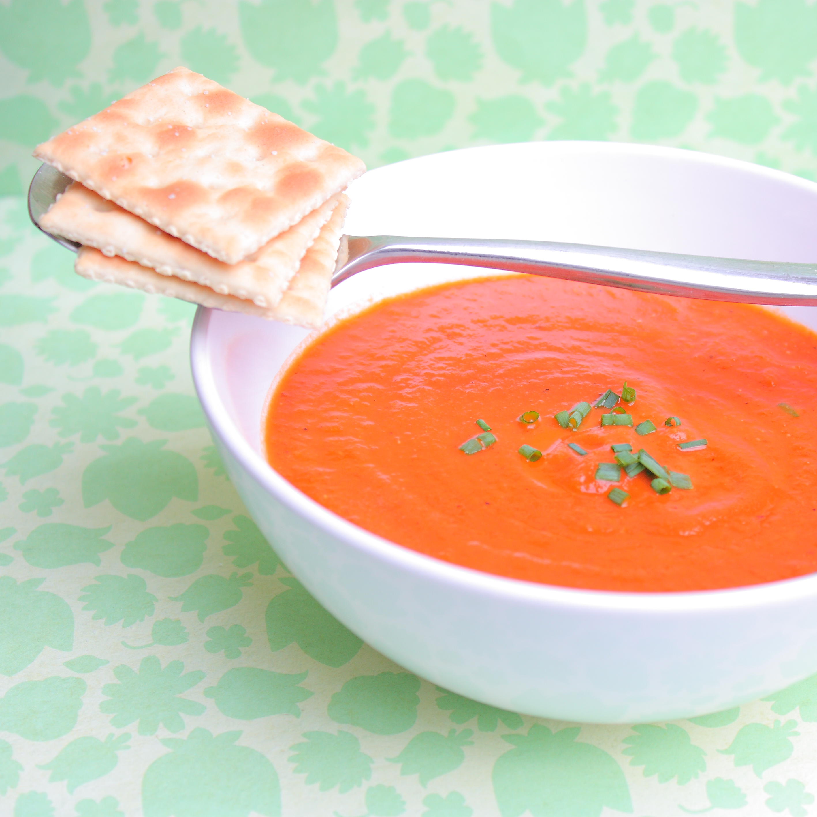 Reduce the amount of sodium, sugar, and preservatives by making your own tomato soup, from alimentageuse.com