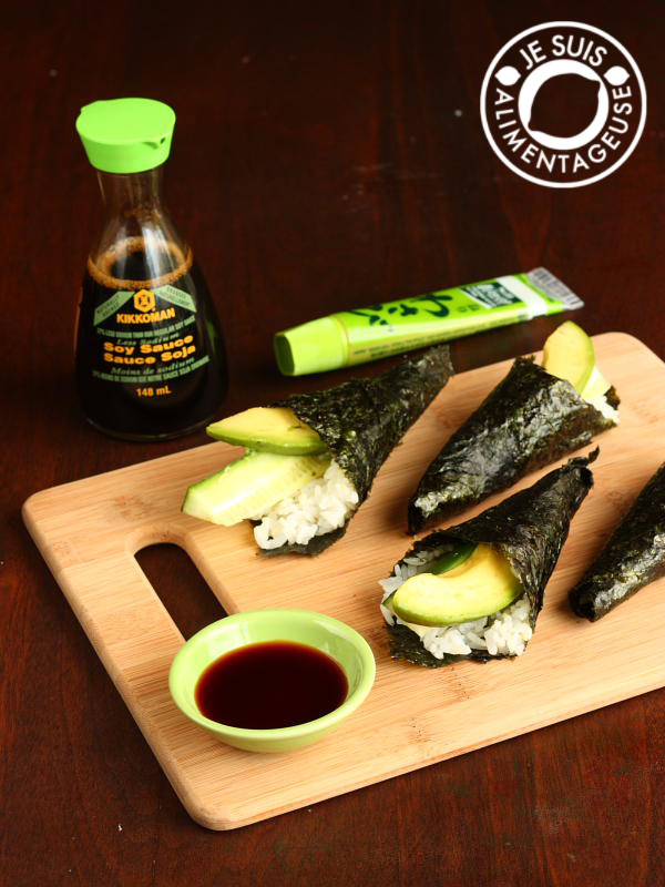Avocado Cucumber Hand Rolls - How to make hand rolls step-by-step at home! | alimentageuse.com #appetizers #vegan #avocado #sushi
