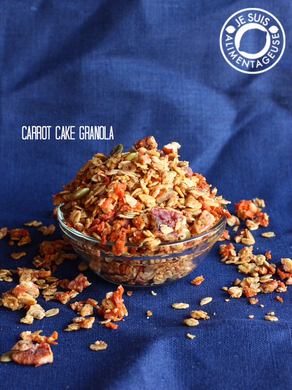 Carrot Cake Granola - Makes a great gift! | alimentageuse.com #vegan #carrotcake #granola #breakfast #fall #gift