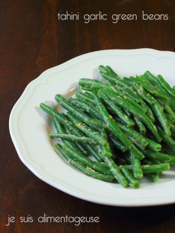 Crunchy and bright tahini garlic green beans |alimentageuse.com #vegan #green #healthy 