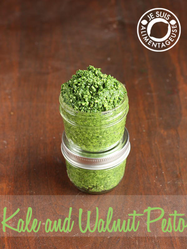 A new spin on pesto, this time with kale! #alimentageuse #cleaneating #vegetarian #green