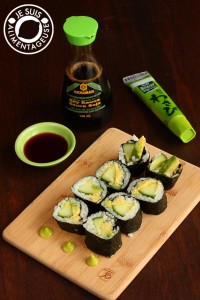 Avocado Cucumber Sushi - easy to make sushi at home | alimentageuse.com #appetizers #vegan #avocado #sushi