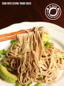 Soba Noodles with Sesame Tahini Sauce | a perfect noodle salad that's delicious hot, but especially cold. | alimentageuse.com #summer #salad #cold #vegan #iron #protein