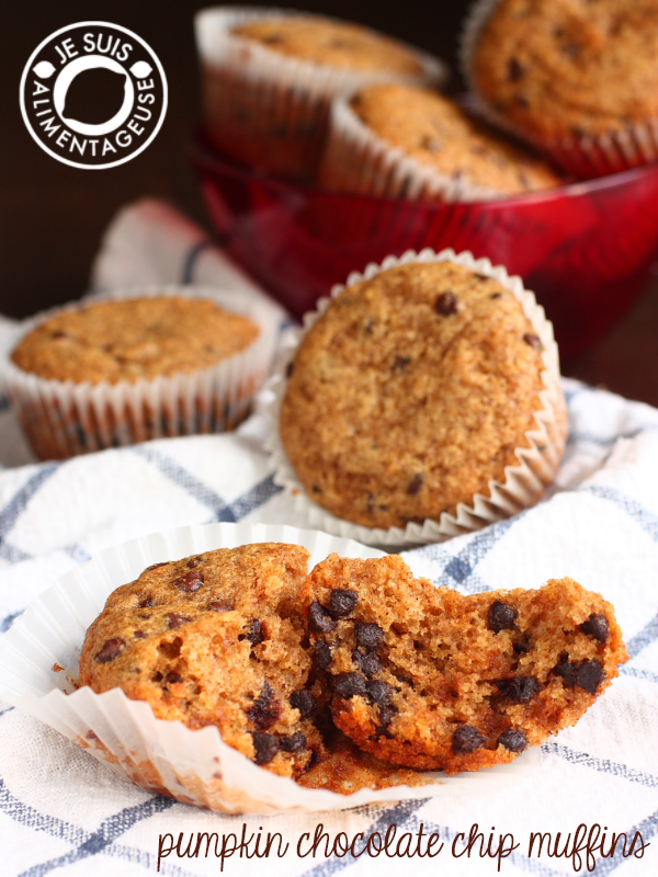 Pumpkin Chocolate Chip Muffins | alimentageuse.com #pumpkin #fall #chocolate #vegan