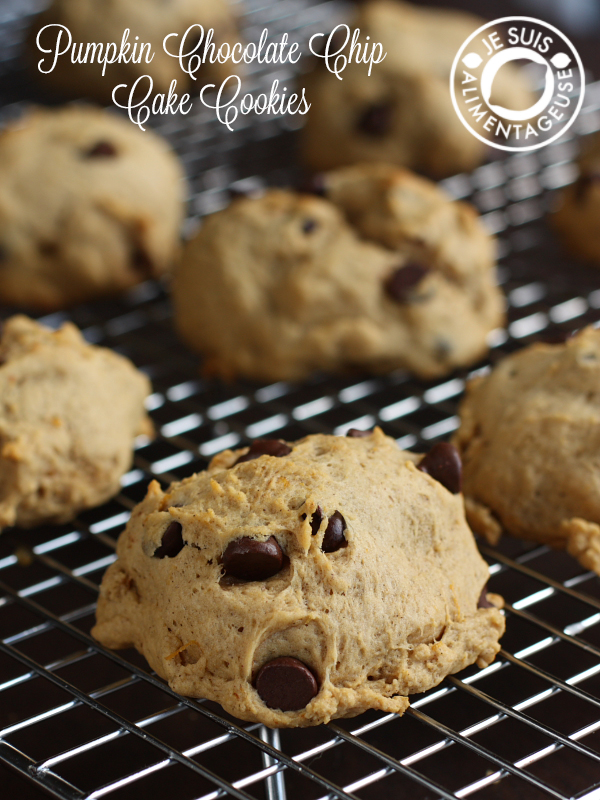Pumpkin Chocolate Chip Cake Cookies | alimentageuse.com #pumpkin #cookies #holidays