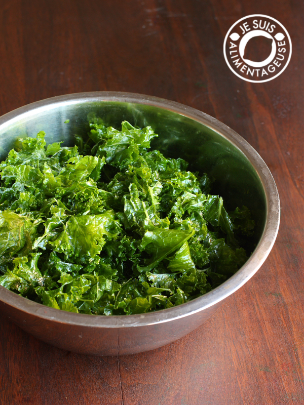 Turn tough, leathery kale into supple, bright, massaged kale salad! | alimentageuse.com | #kale #salad #vegan