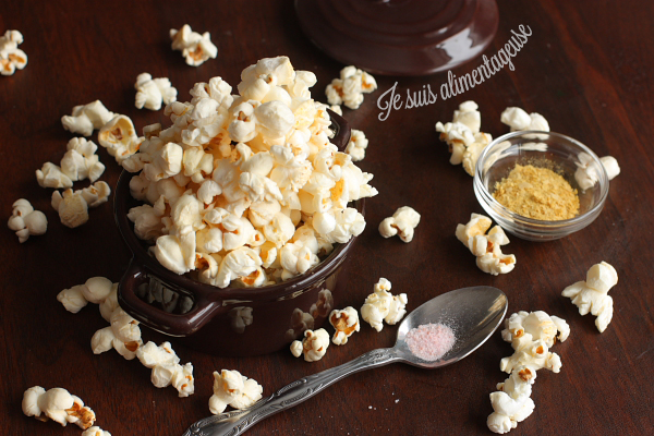 Simple Stovetop Popped Popcorn - Hälsa Nutrition