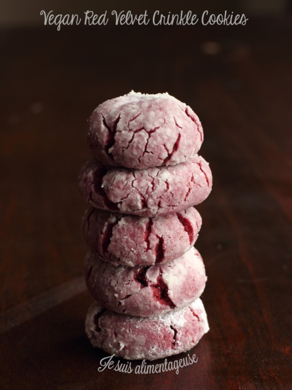 Vegan Red Velvet Crinkle Cookies - with absolutely NO FOOD COLOURING! #natural #vegan #redvelvet #valentines #cookies