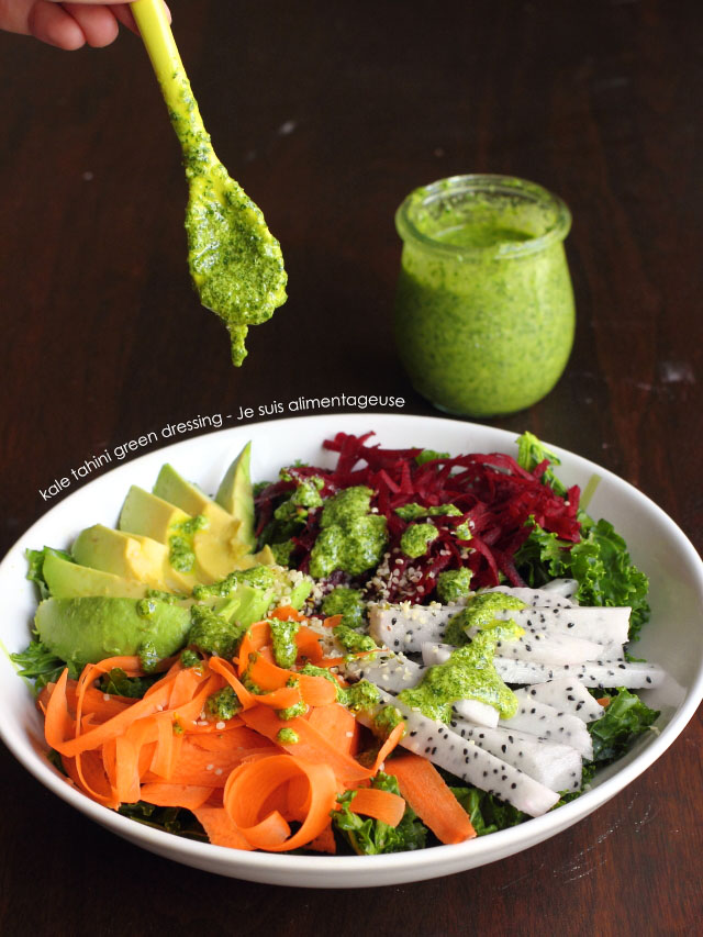 Kale Tahini Green Dressing | Je suis alimentageuse | #vegan #glutenfree #kale #green