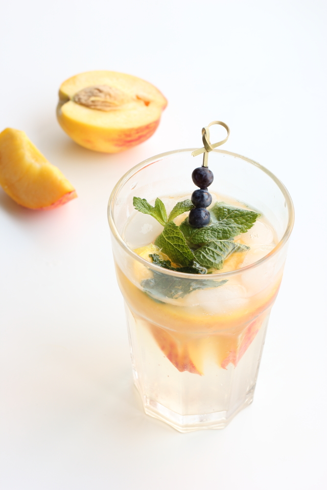 Sparkling Peach Limeade | Je suis alimentageuse