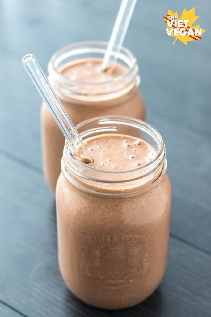 Peanut Butter Chocolate Banana Smoothie | The Viet Vegan