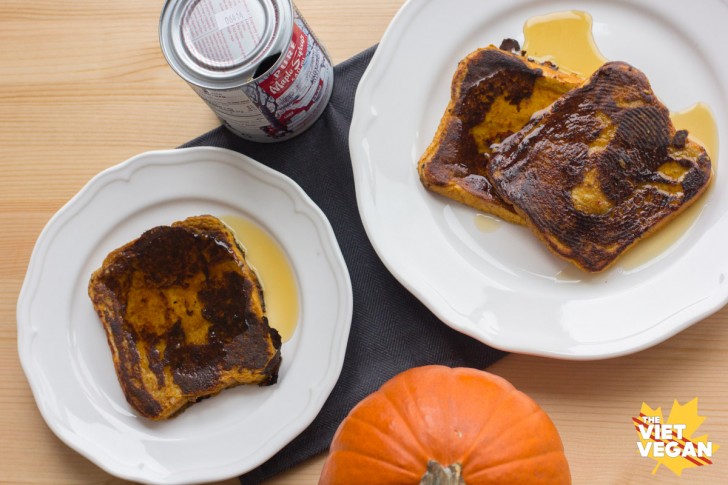Vegan Pumpkin French Toast | The Viet Vegan | Warm up on fall mornings with this pumpkin french toast!