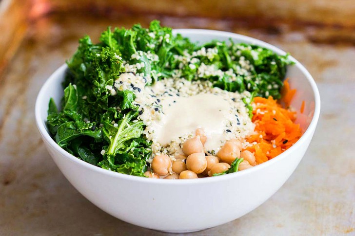 Vegan Iron-Rich Kale Tahini Rice Bowl | The Viet Vegan | Great for a simple, filling meal, but AWESOME for when it's shark week >_>