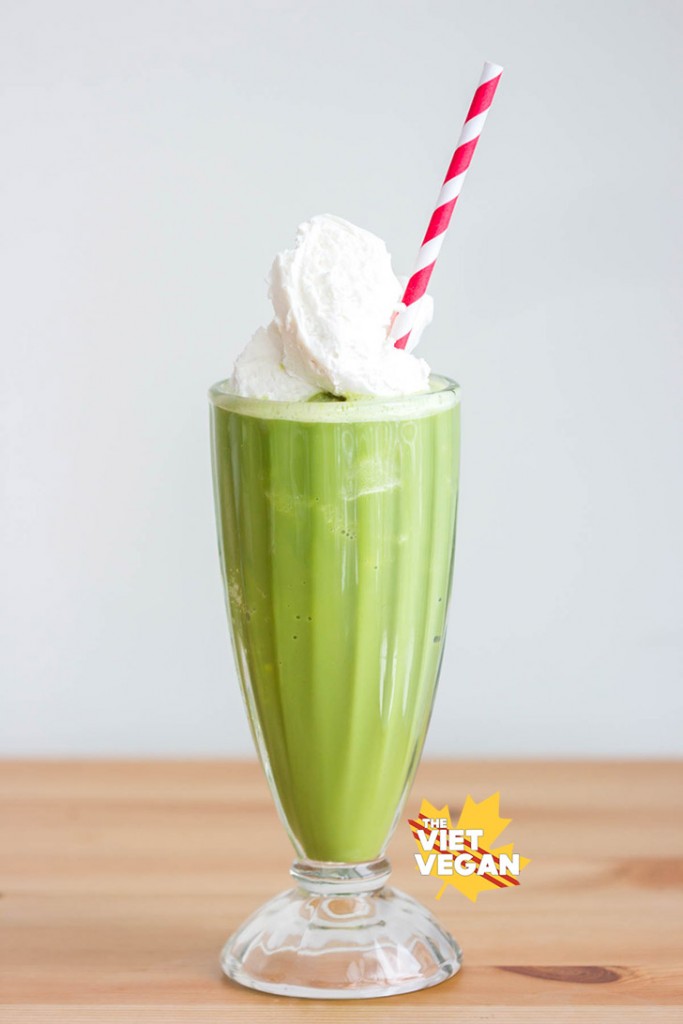 Vegan Starbucks Copycat Matcha Green Tea Frappuccino | The Viet Vegan | Save your wallet and make your own at home!