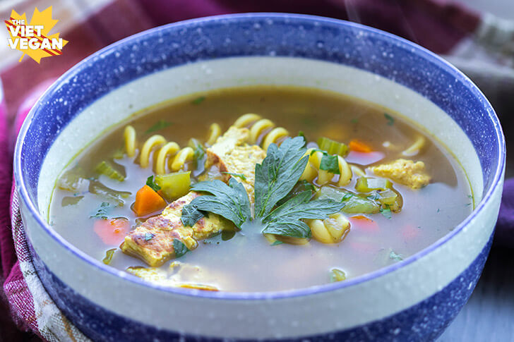 Vegan Chicken Noodle Soup – VeggieJeva