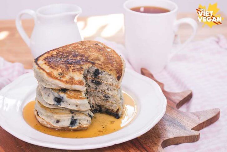 Fluffy Vegan Blueberry Pancakes | The Viet Vegan