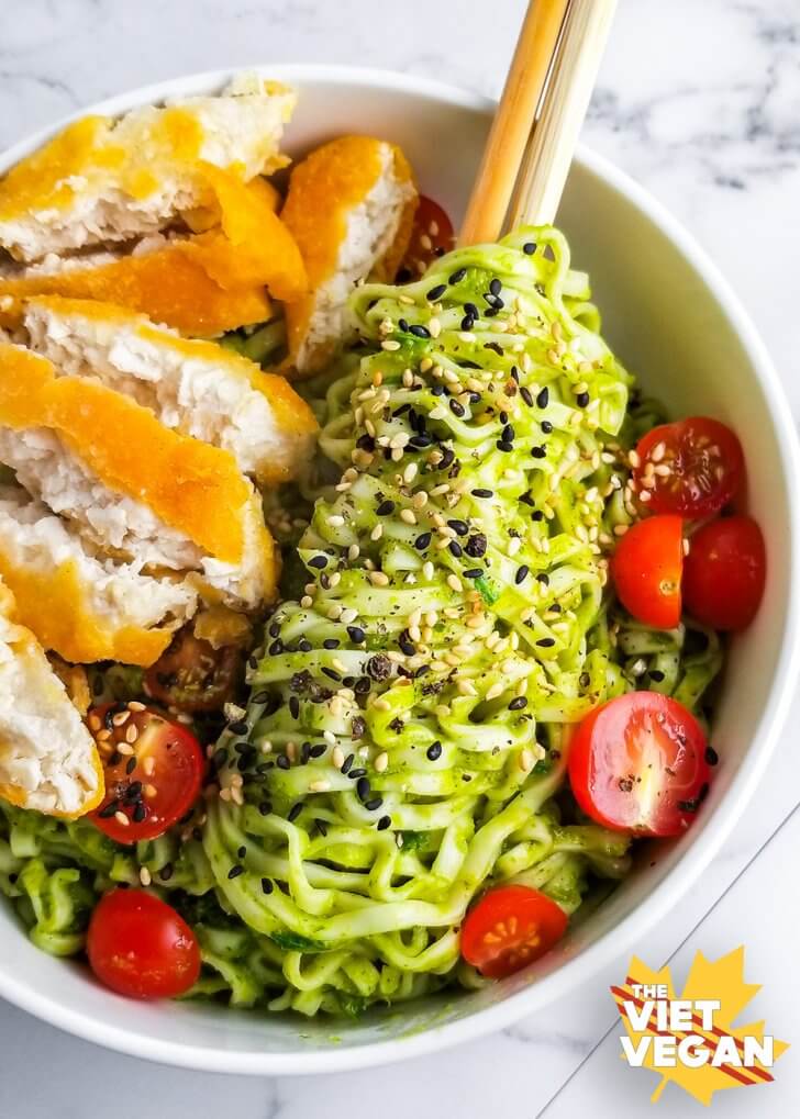 Queen of Green Ramen Noodles | The Viet Vegan | Super vibrant and summery ramen noodles!