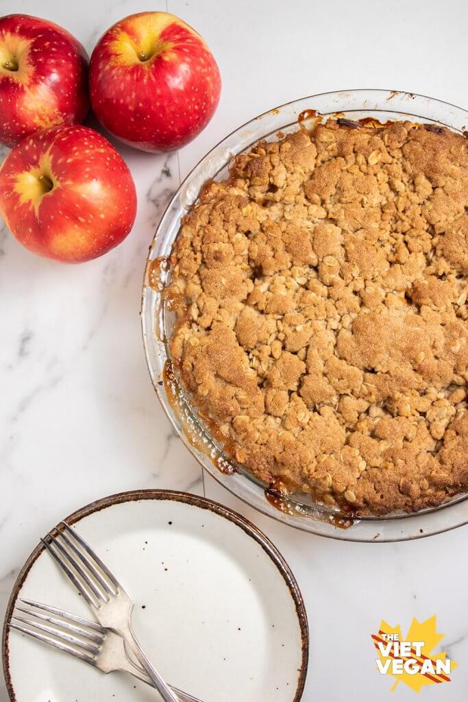 Vegan Apple Crisp | The Viet Vegan