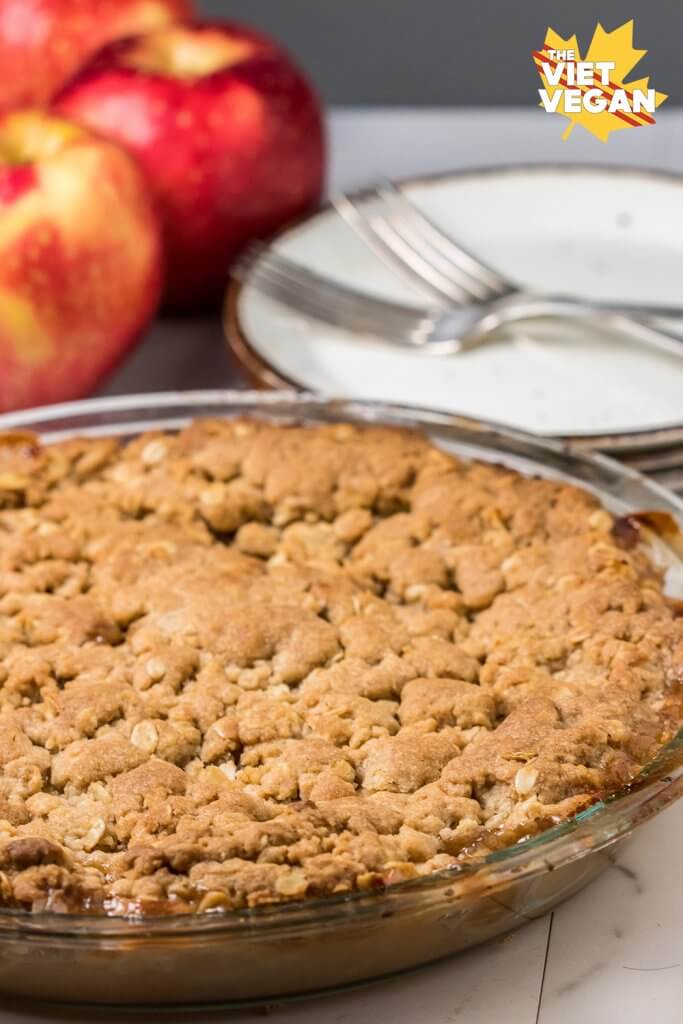 Vegan Apple Crisp | The Viet Vegan