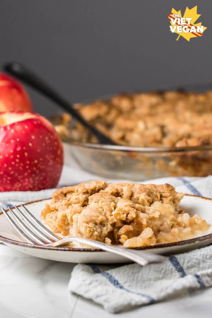 Vegan Apple Crisp | The Viet Vegan