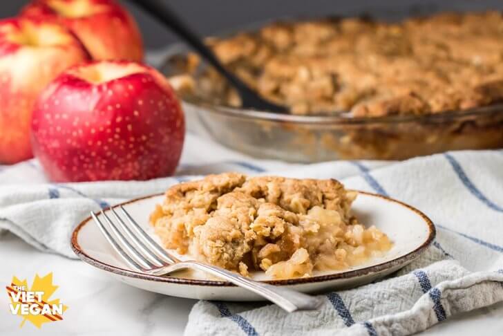 Vegan Apple Crisp | The Viet Vegan