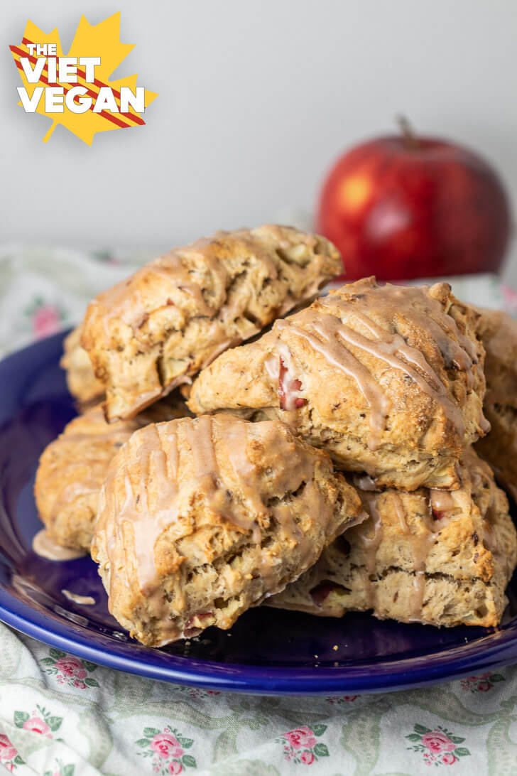 Vegan Apple Cinnamon Scones