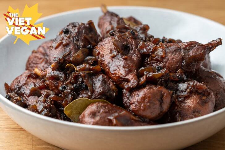 vegan adobo drumsticks in a bowl