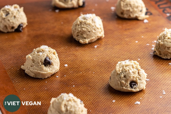 cookie balls on a baking tray