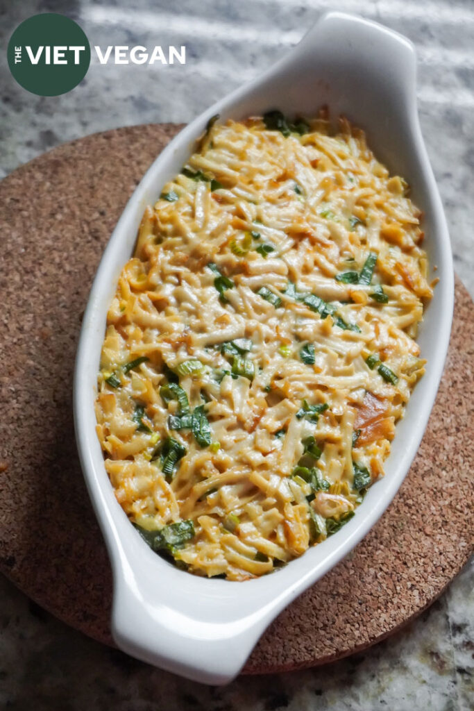 Smoked tofu mixed with vegan mayo spread over rice, baked in an au gratin dish