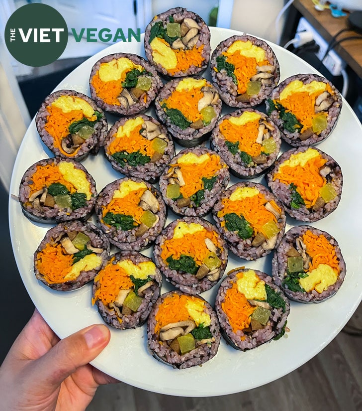 https://thevietvegan.com/wp-content/uploads/2023/02/purple-rice-kimbap-min.jpg